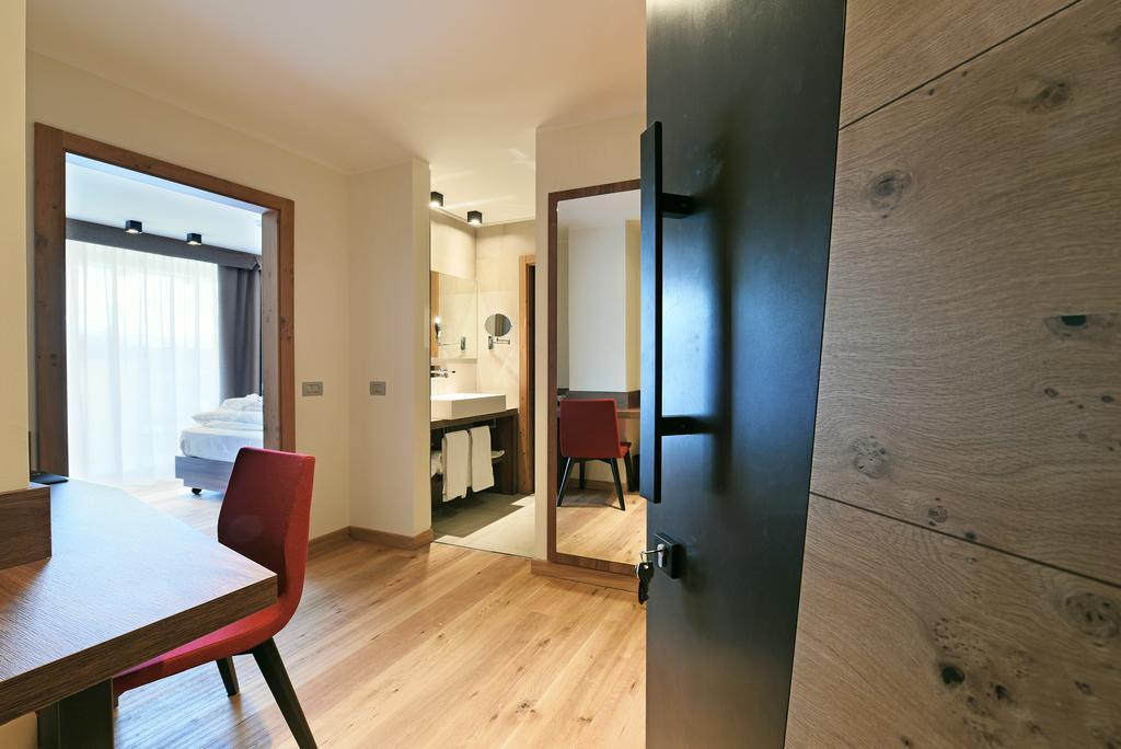 Dolomeet Boutique Hotel Pinzolo Exterior foto